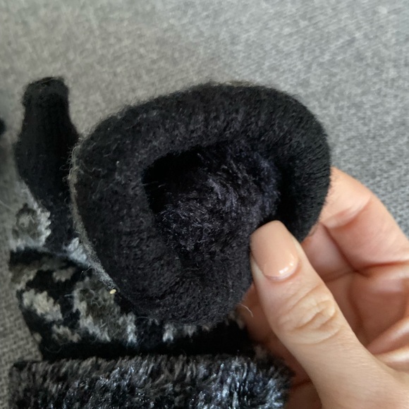 NWOT 🎉 Patterned Fingerless Mittens - Picture 5 of 5